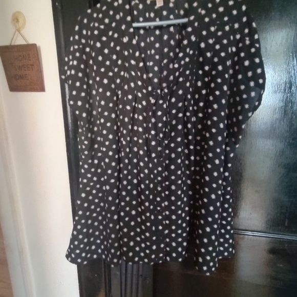 Top - Picture 2 of 2